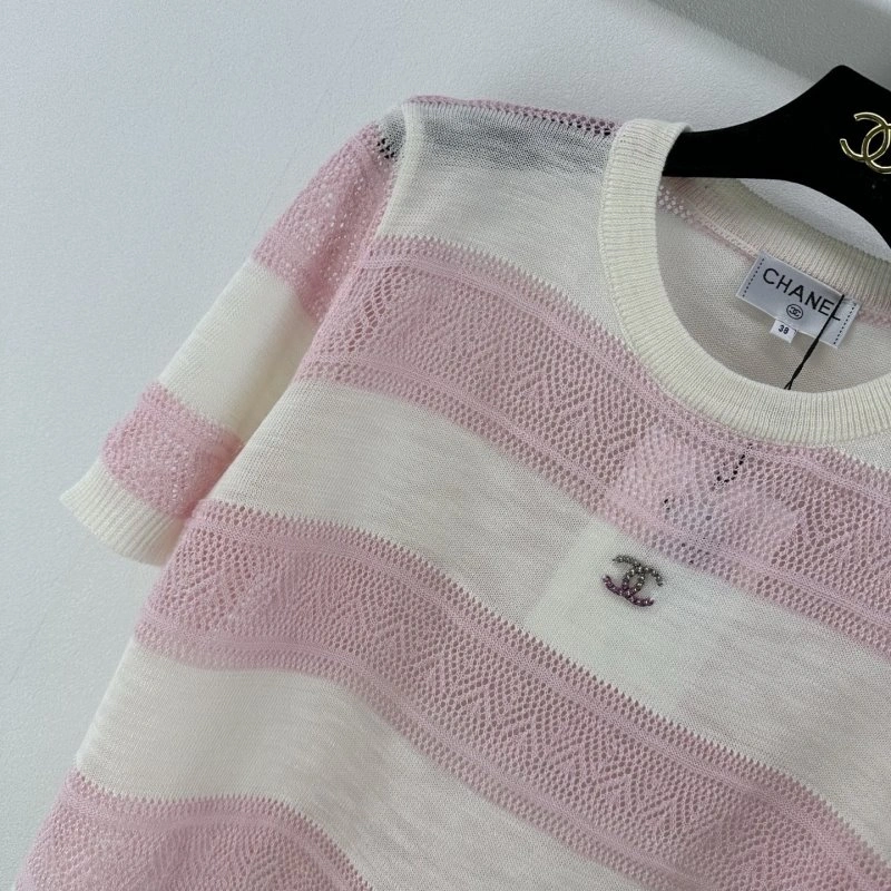 Chanel T-Shirts Versatile 107797