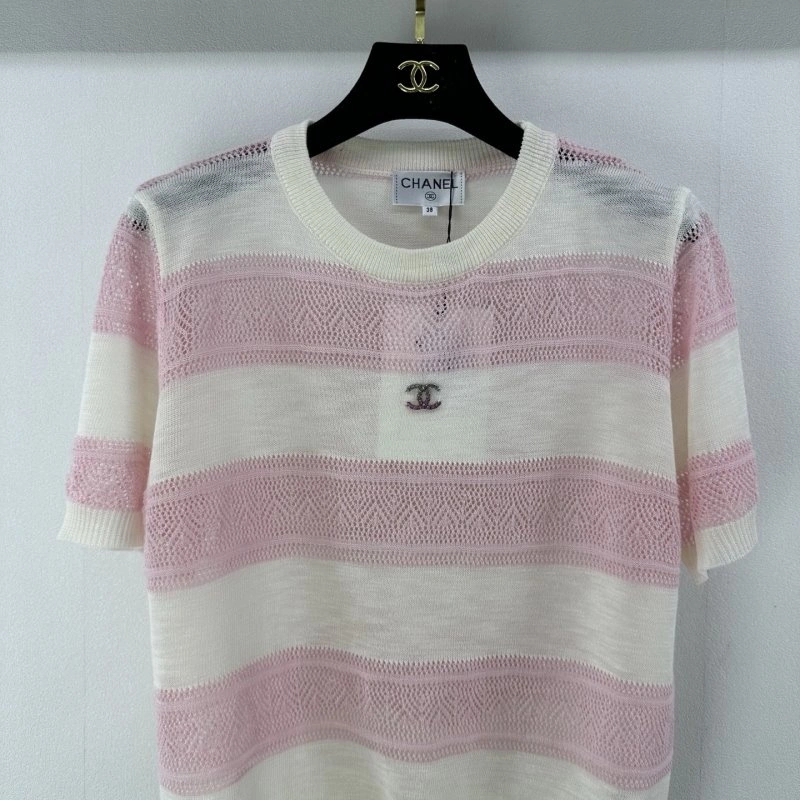 Chanel T-Shirts Versatile 107797