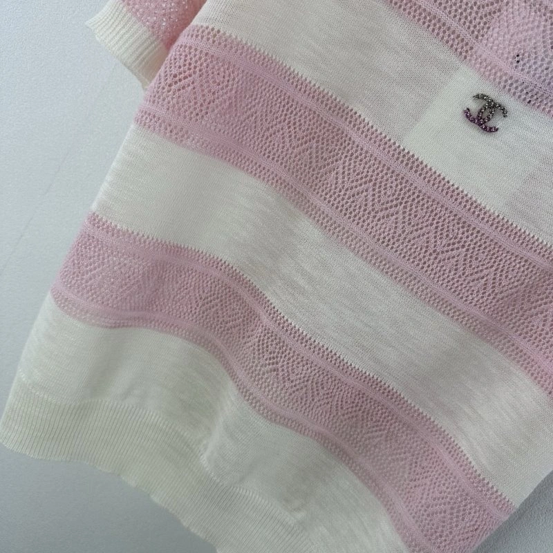Chanel T-Shirts Versatile 107797