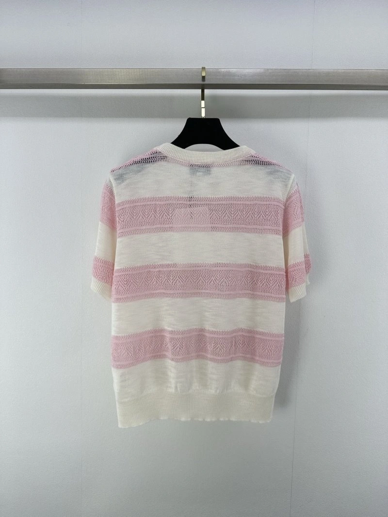 Chanel T-Shirts Versatile 107797