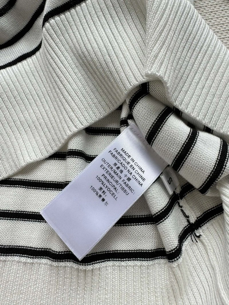 Chanel T-Shirts Effortless 107782