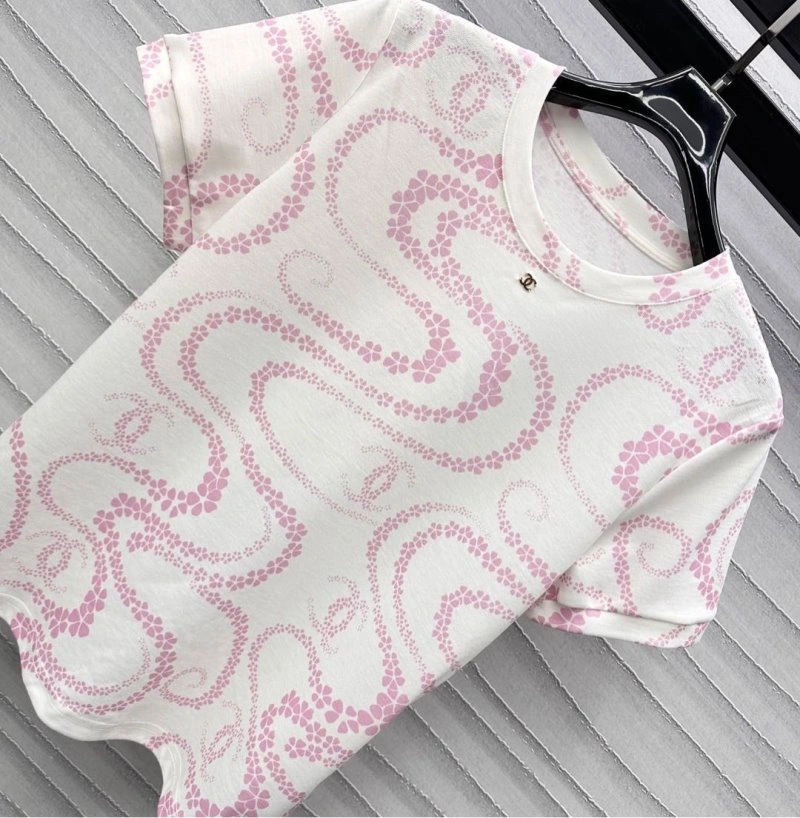 Youthful Chanel T-Shirts 107779