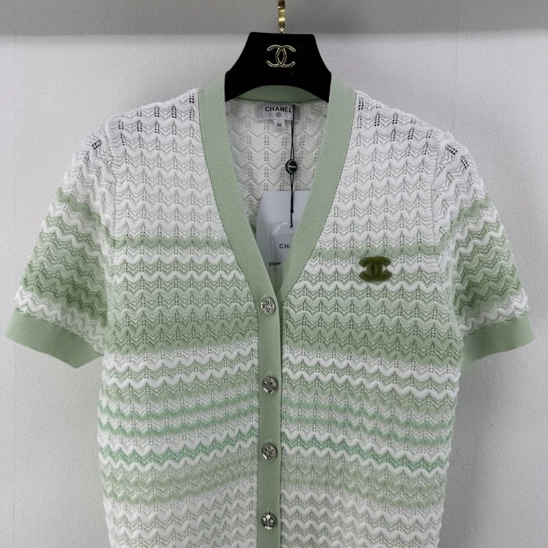 Chanel T-Shirts Durable 107770