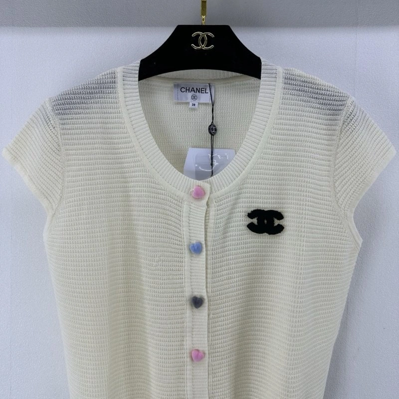Chanel T-Shirts Breathable 107759