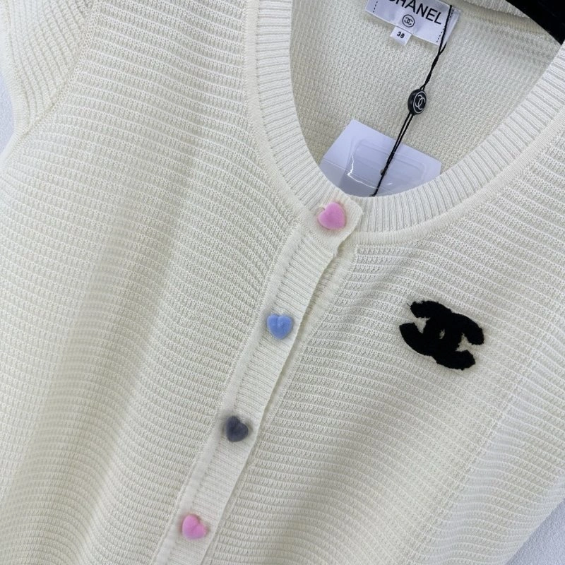 Chanel T-Shirts Breathable 107759