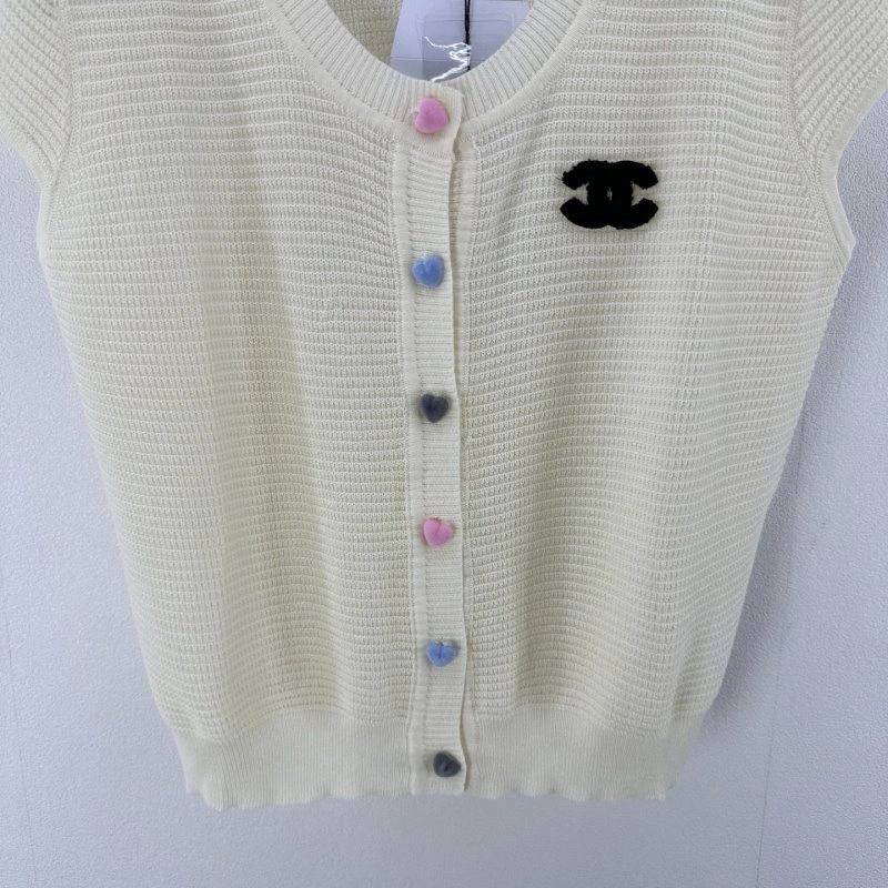Chanel T-Shirts Breathable 107759