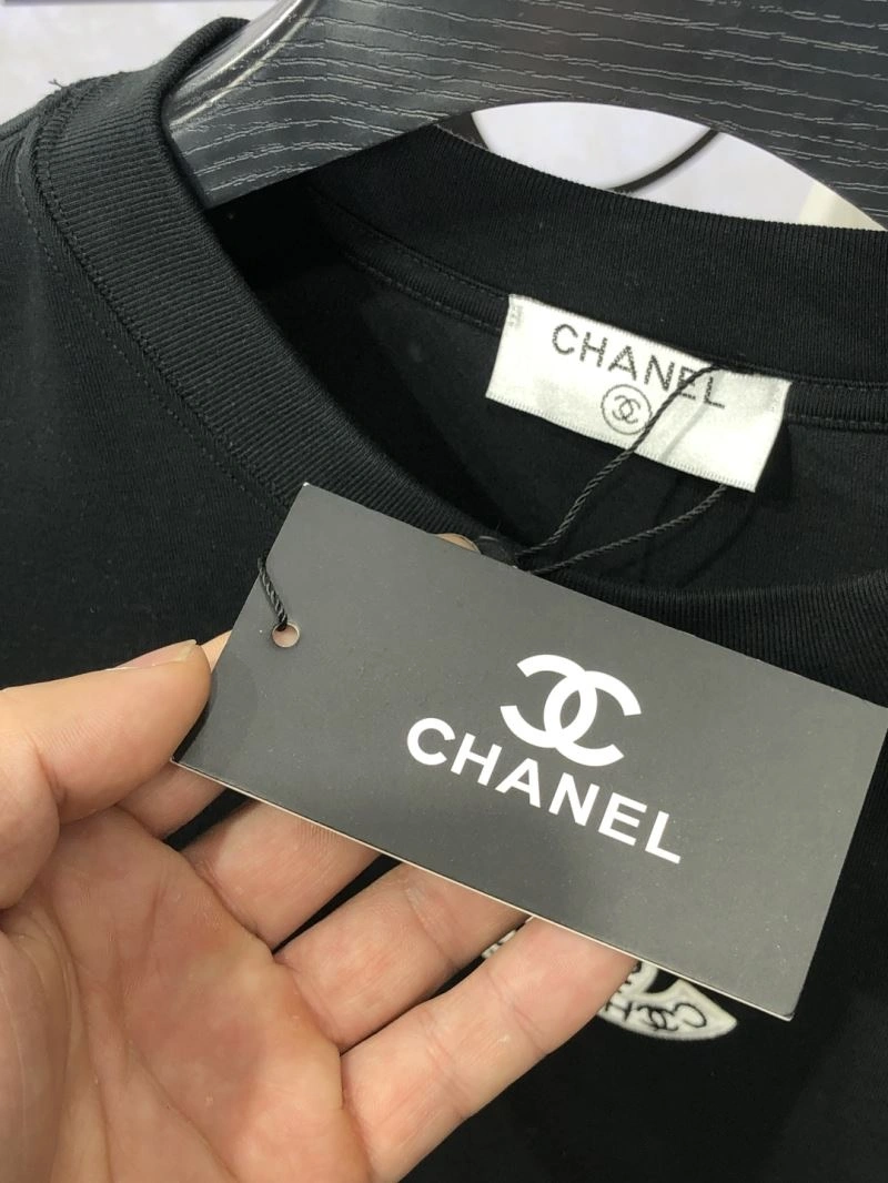 Timeless Chanel T-Shirts 111338