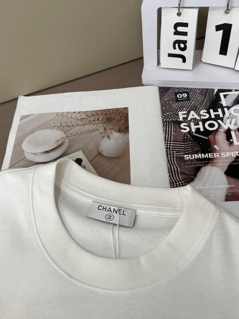 Chanel T-Shirts Sophisticated 111341
