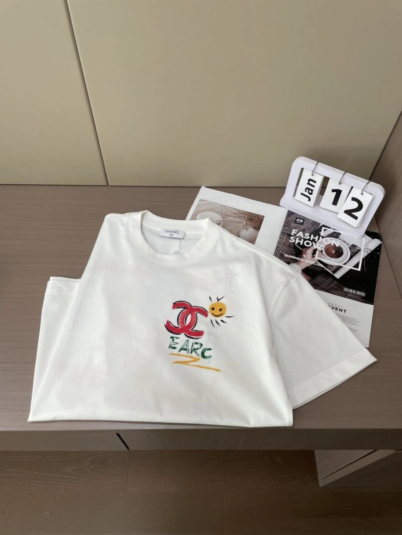 Chanel T-Shirts Sophisticated 111341