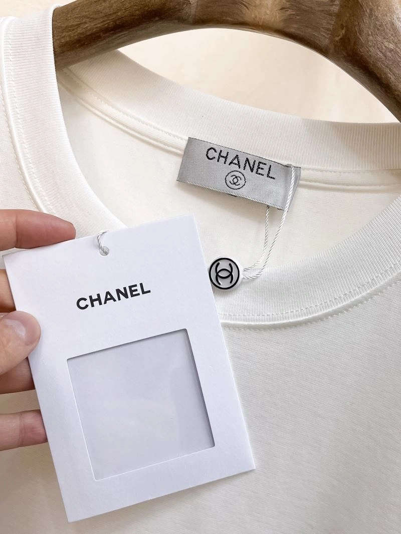 Sleek Chanel T-Shirts 111324