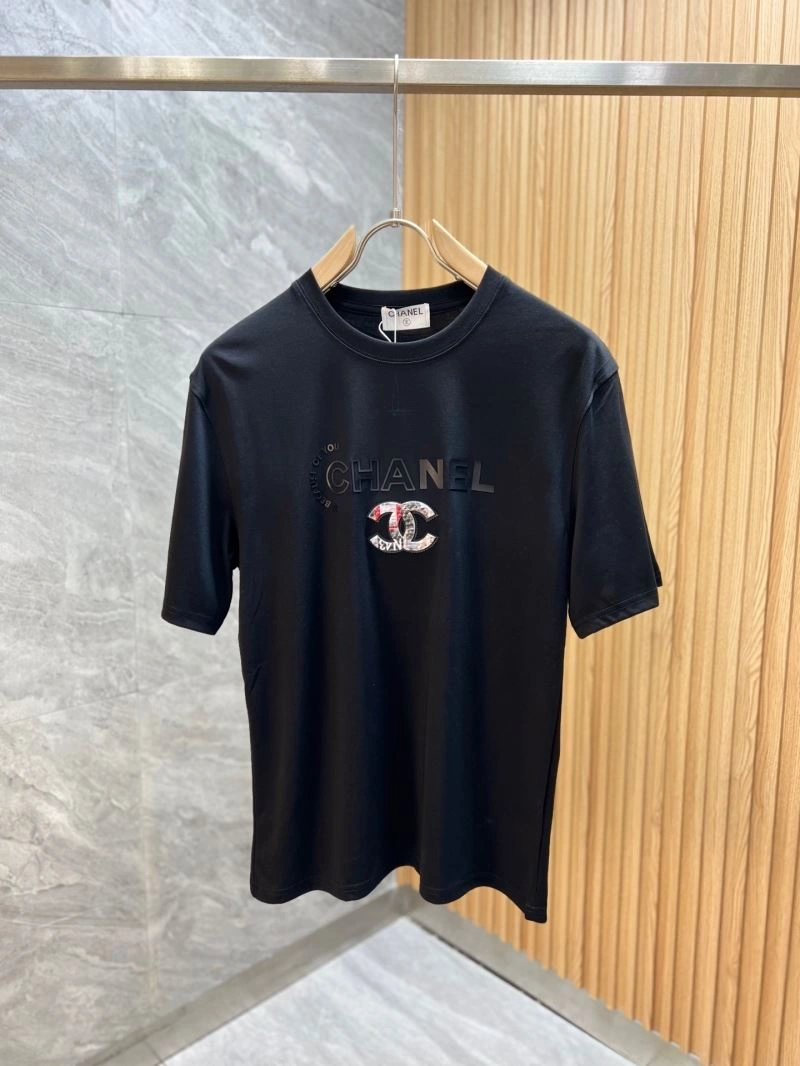 Chanel T-Shirts UrbanChic 111297