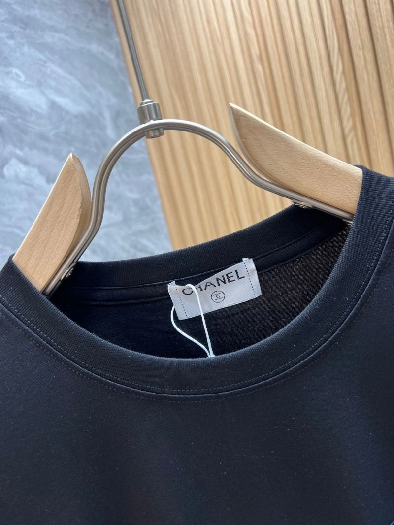 Chanel T-Shirts UrbanChic 111297