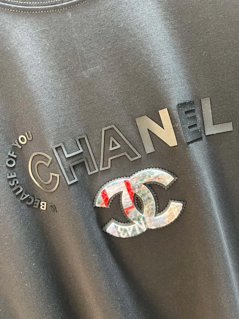 Chanel T-Shirts UrbanChic 111297