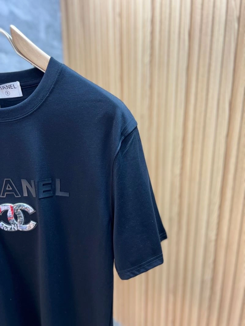 Chanel T-Shirts UrbanChic 111297