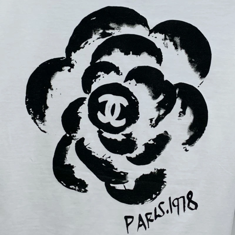 Chanel T-Shirts Versatile 111317