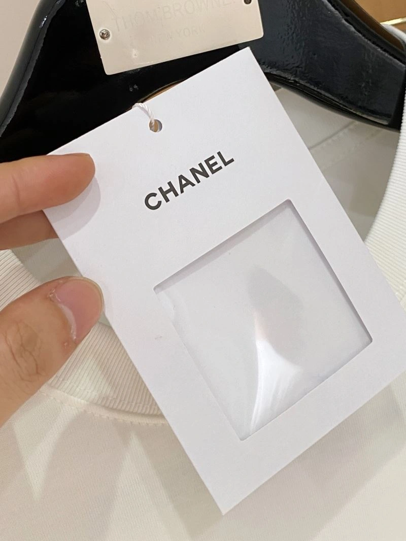 Chanel T-Shirts Minimalist 111283
