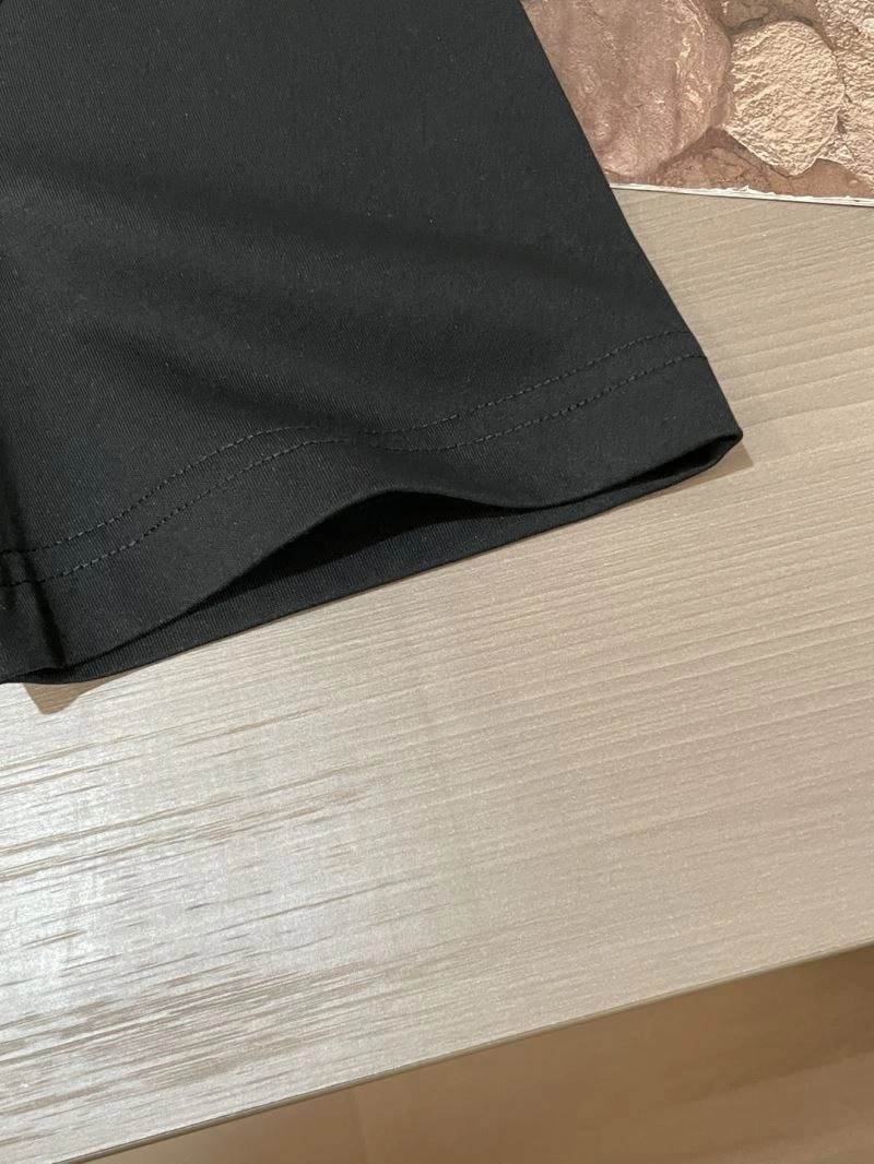 Lightweight Chanel T-Shirts 111261