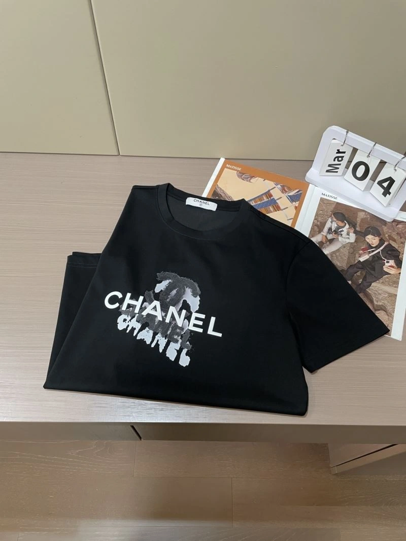 Lightweight Chanel T-Shirts 111261