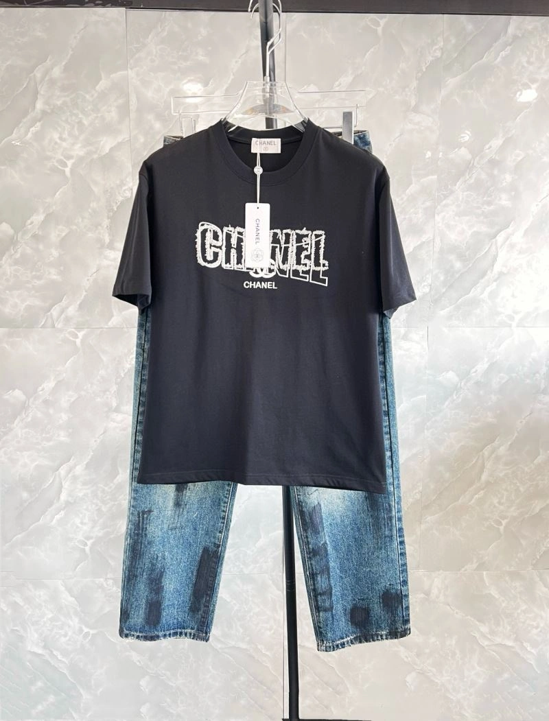 Stylish Chanel T-Shirts 111237