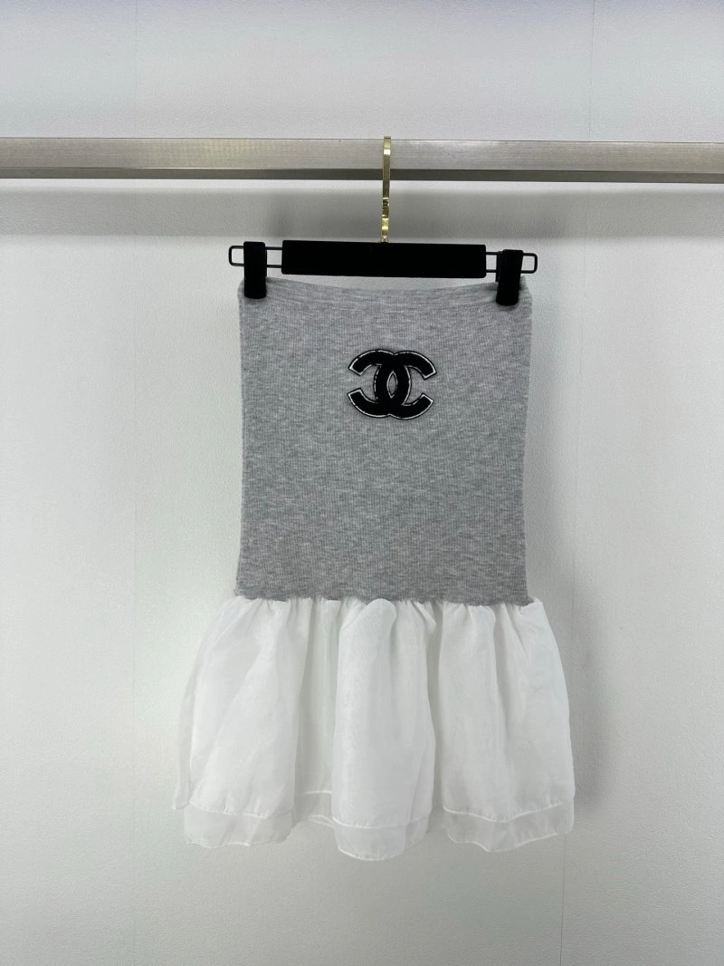 Chanel T-Shirts Neat 109713