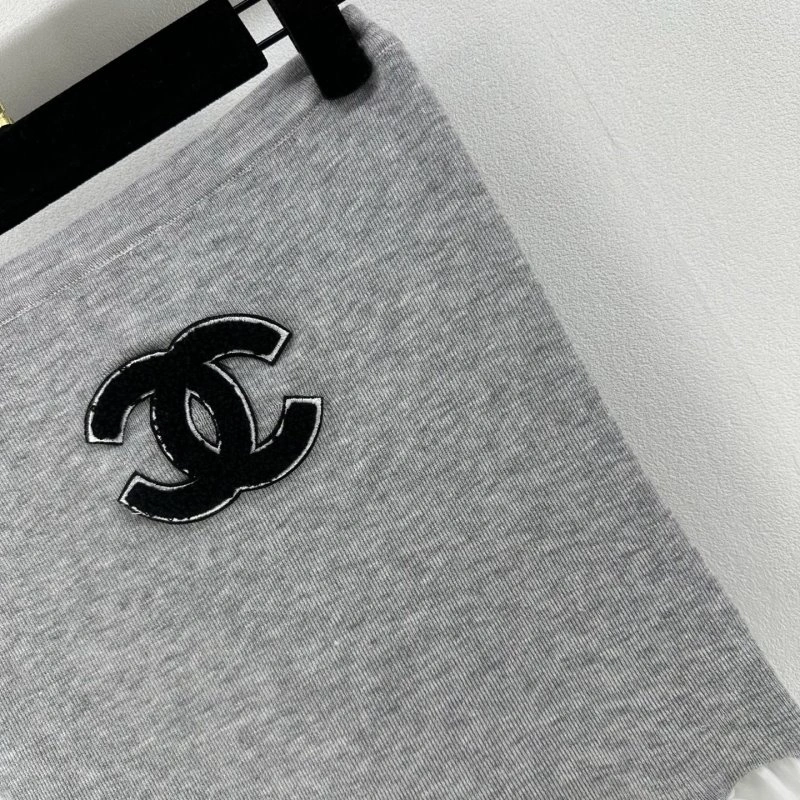 Chanel T-Shirts Neat 109713