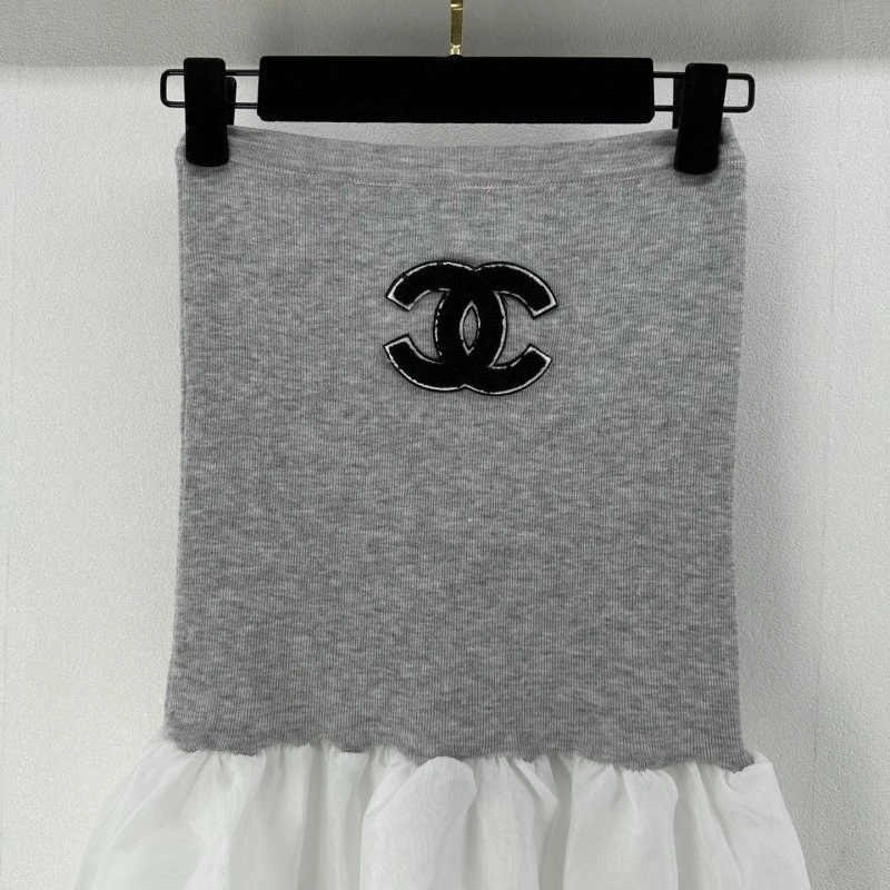 Chanel T-Shirts Neat 109713