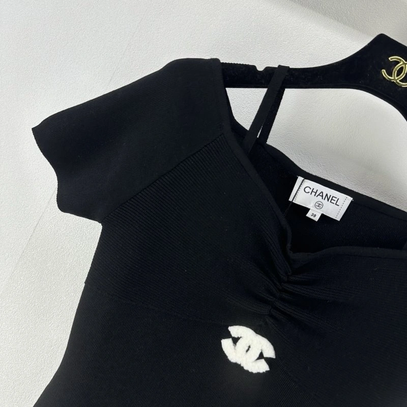 Efficient Chanel T-Shirts 109704