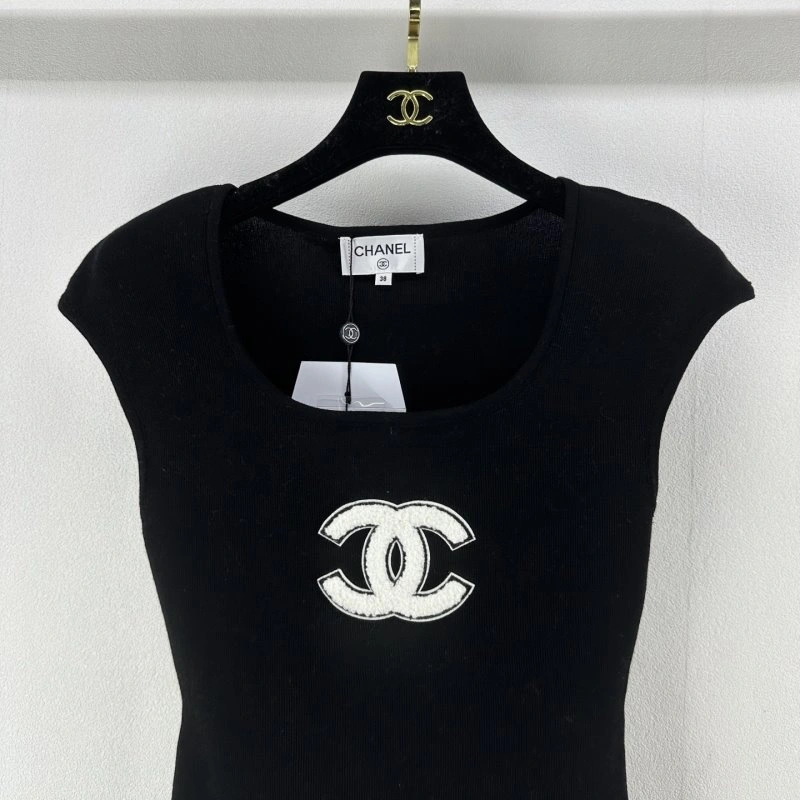 Chanel T-Shirts Resilient 109708