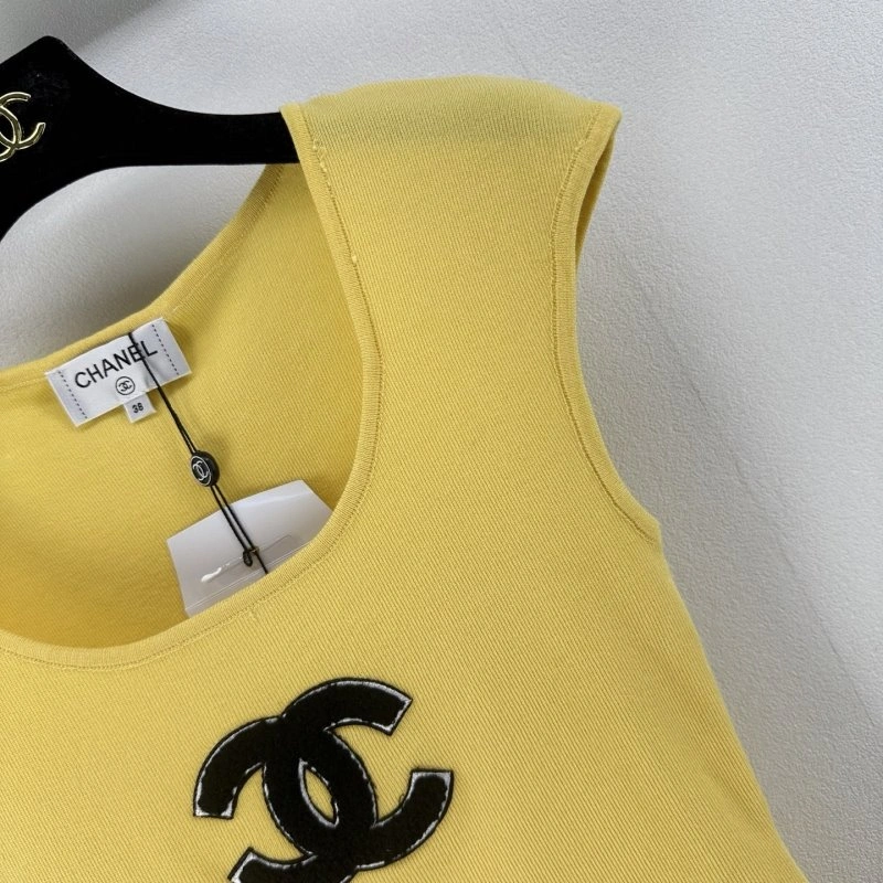 Chanel T-Shirts Casual 109717