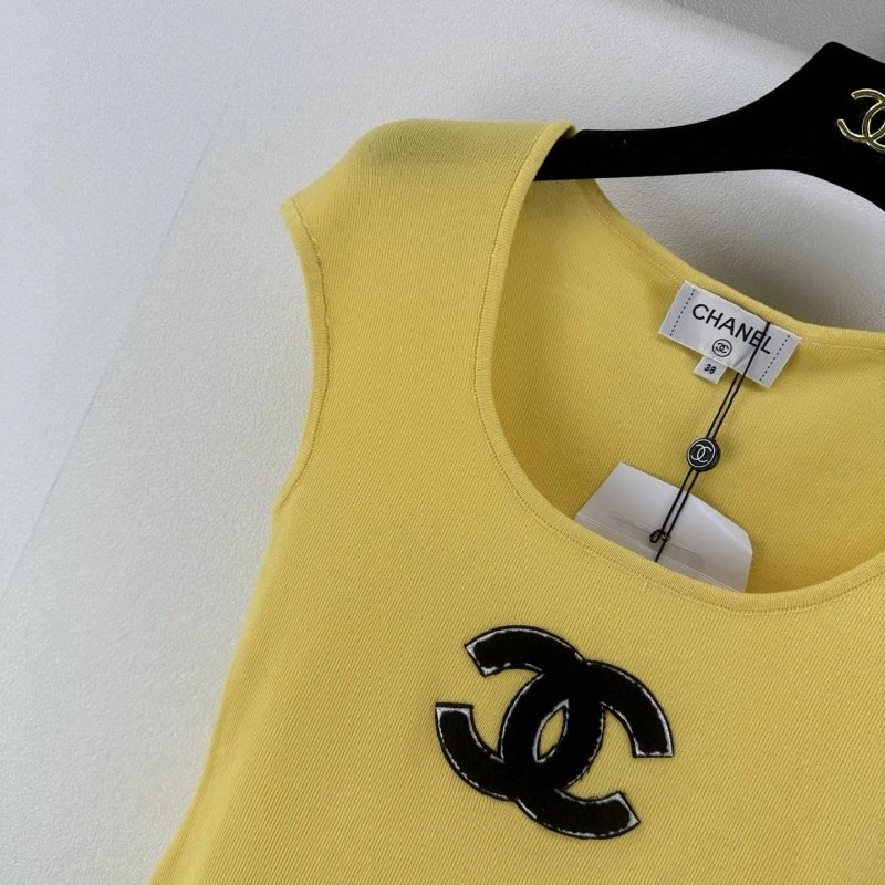 Chanel T-Shirts Casual 109717