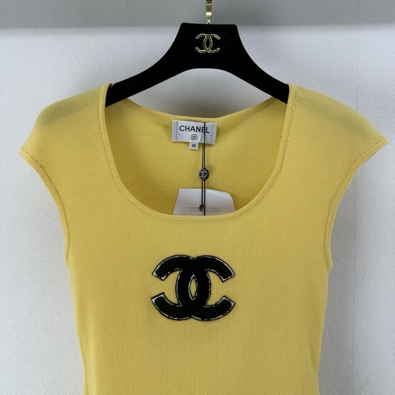 Chanel T-Shirts Casual 109717