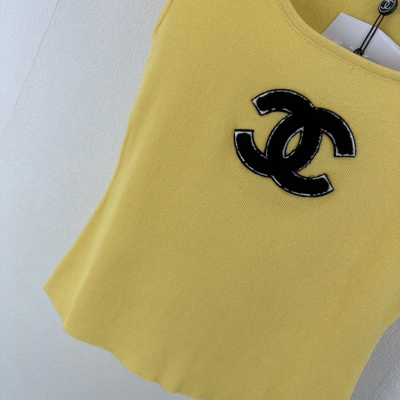 Chanel T-Shirts Casual 109717