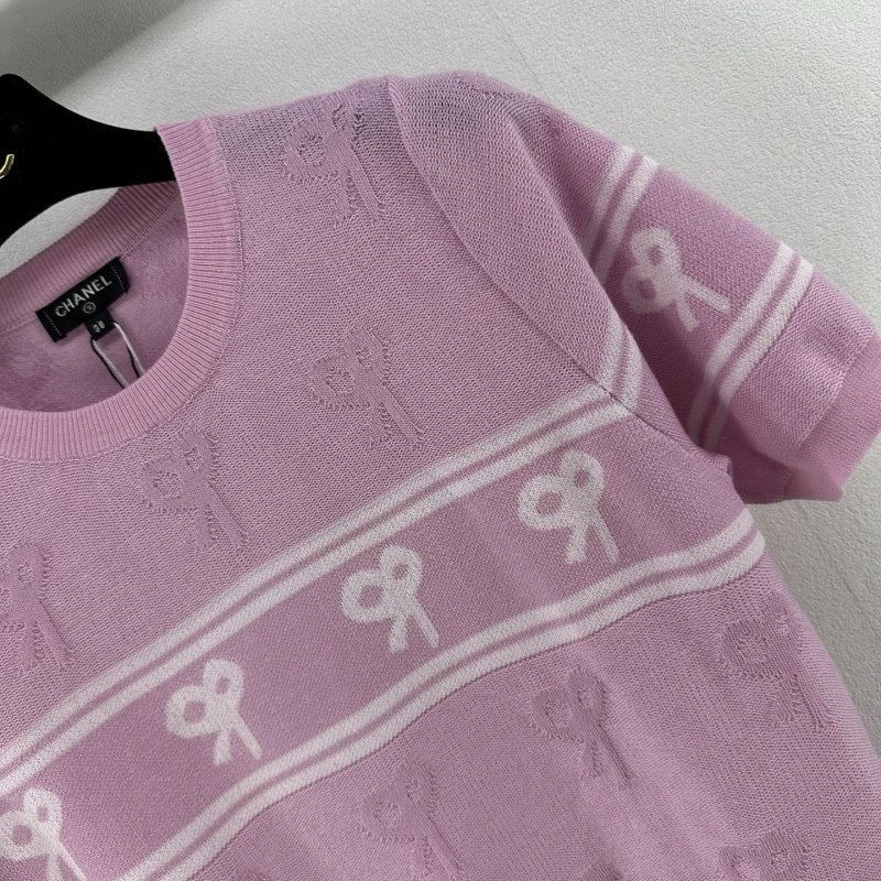 Chanel T-Shirts Stretchable 109695