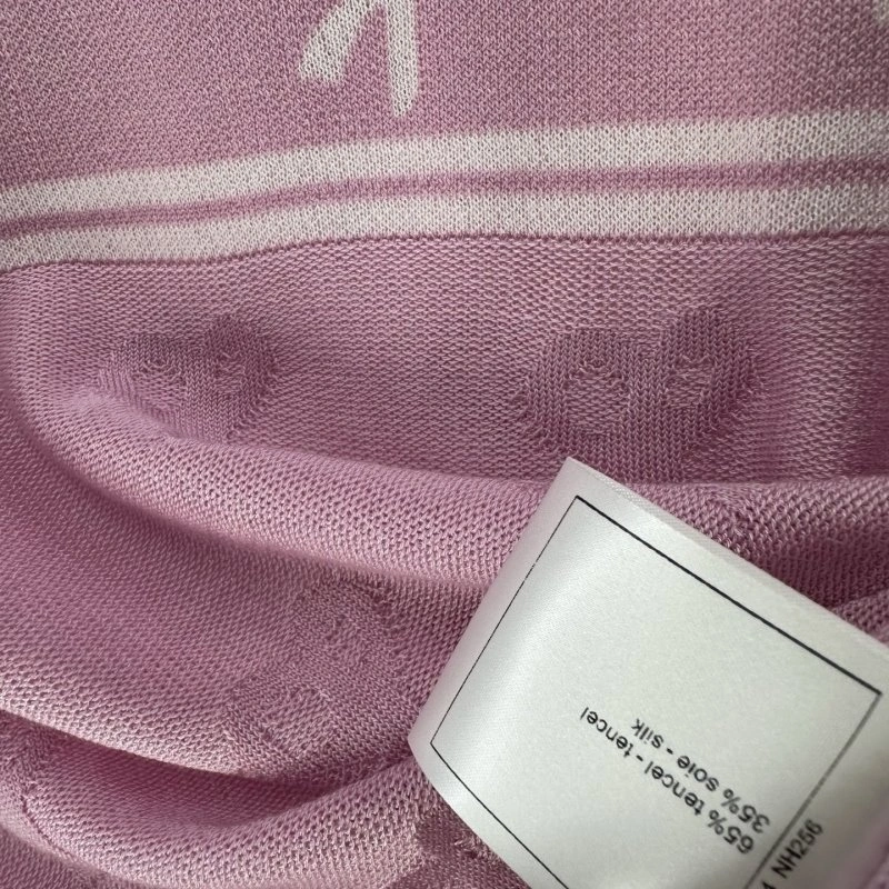 Chanel T-Shirts Stretchable 109695