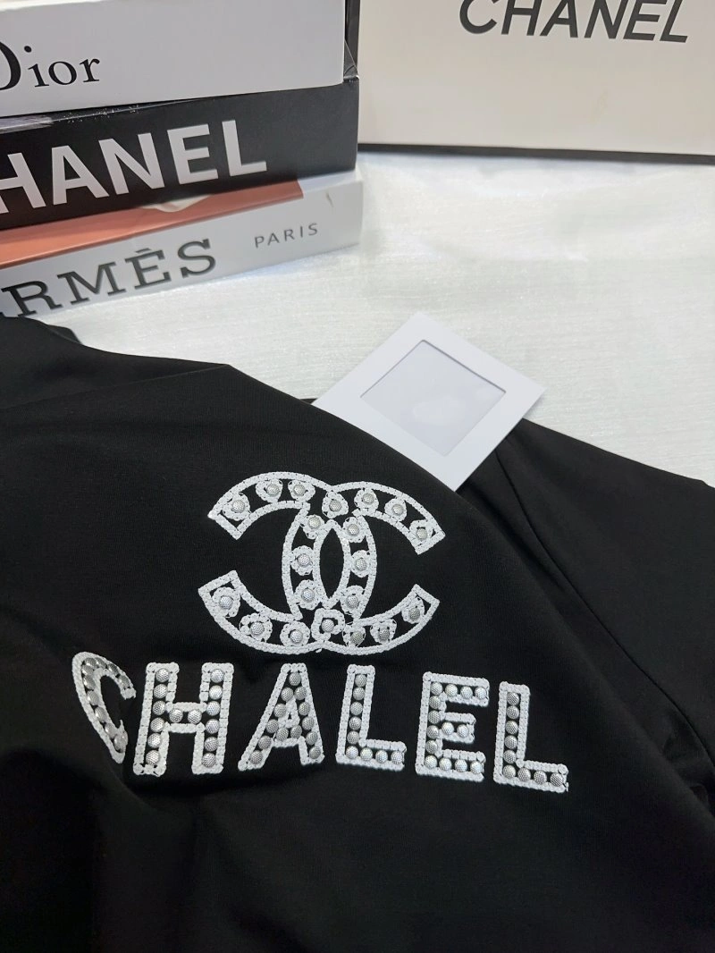 Flexible Chanel T-Shirts 109680