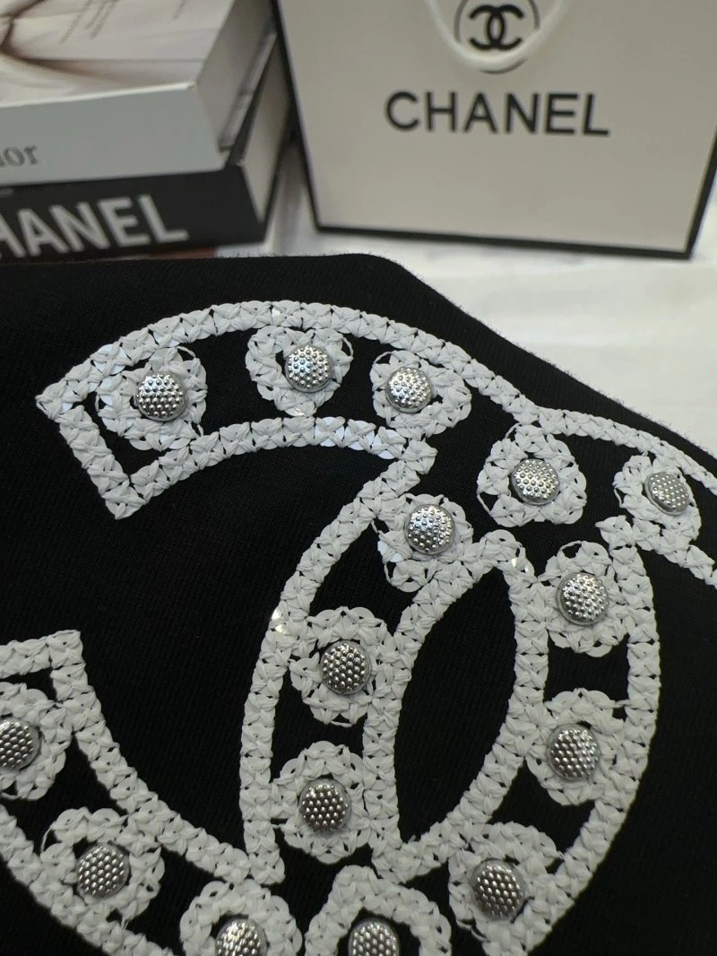 Flexible Chanel T-Shirts 109680