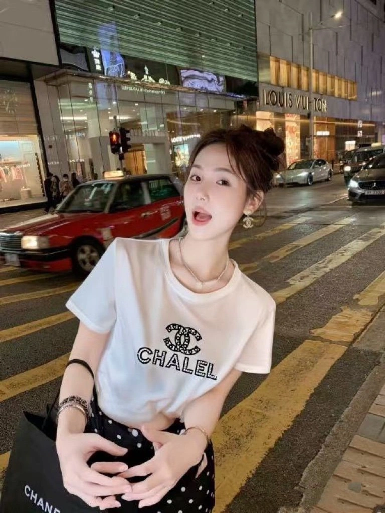 Cozy Chanel T-Shirts 109679