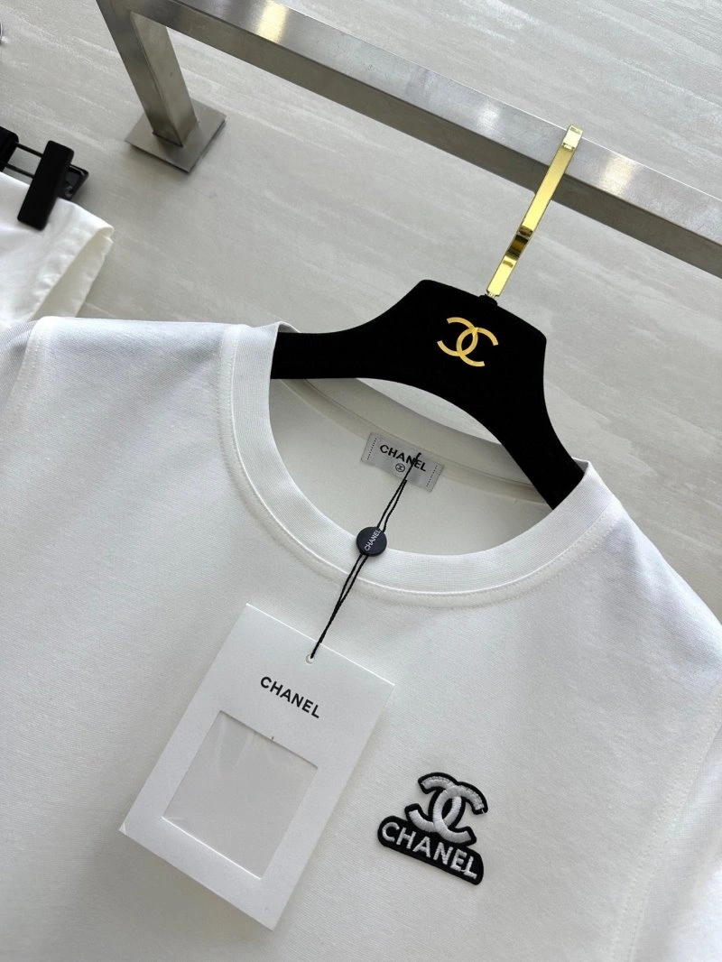 Chanel T-Shirts Bold 109654
