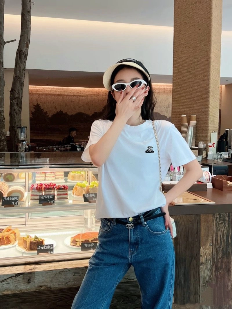Chanel T-Shirts Bold 109654