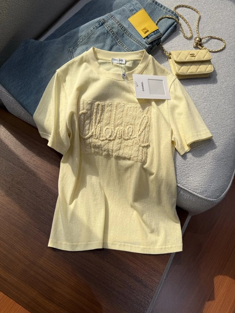 Premium Chanel T-Shirts 109667