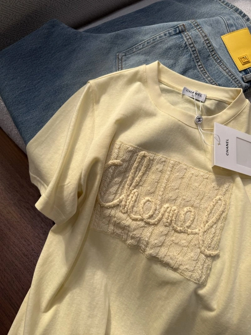 Premium Chanel T-Shirts 109667