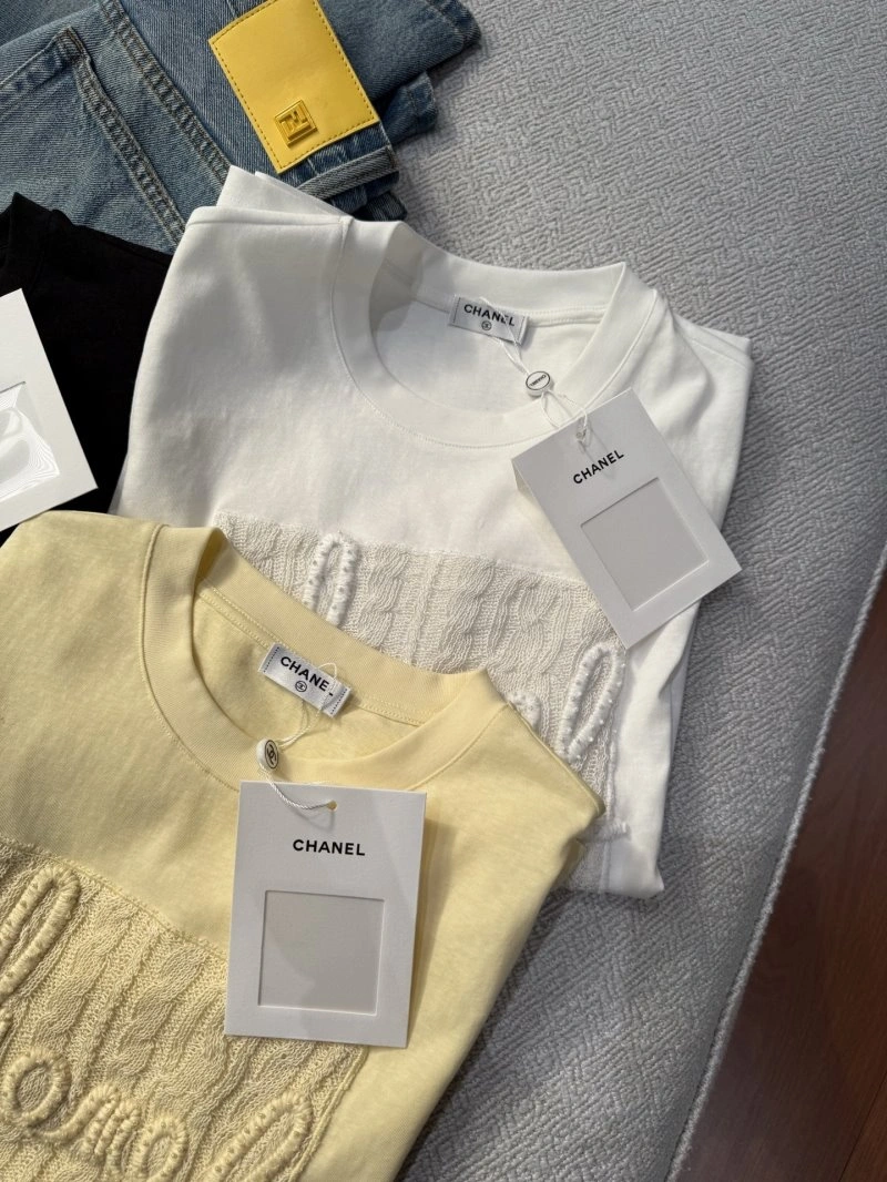 Premium Chanel T-Shirts 109667
