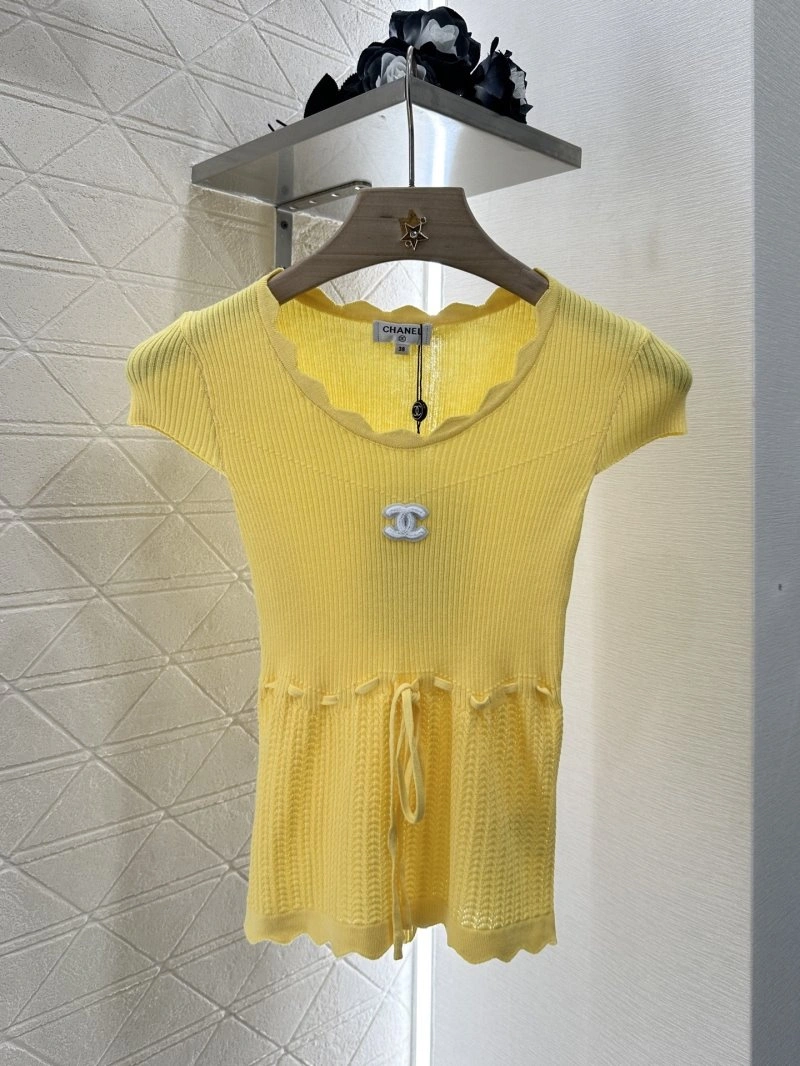 Chanel T-Shirts Minimalist 109676