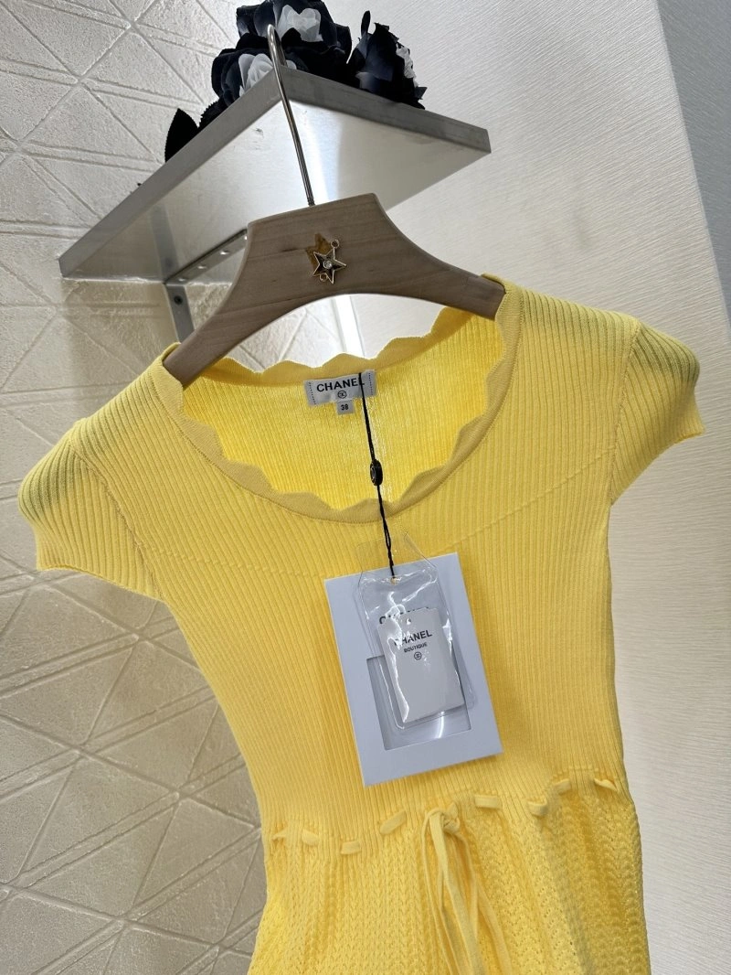 Chanel T-Shirts Minimalist 109676