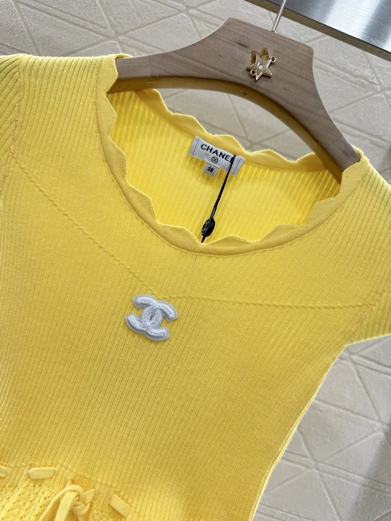 Chanel T-Shirts Minimalist 109676