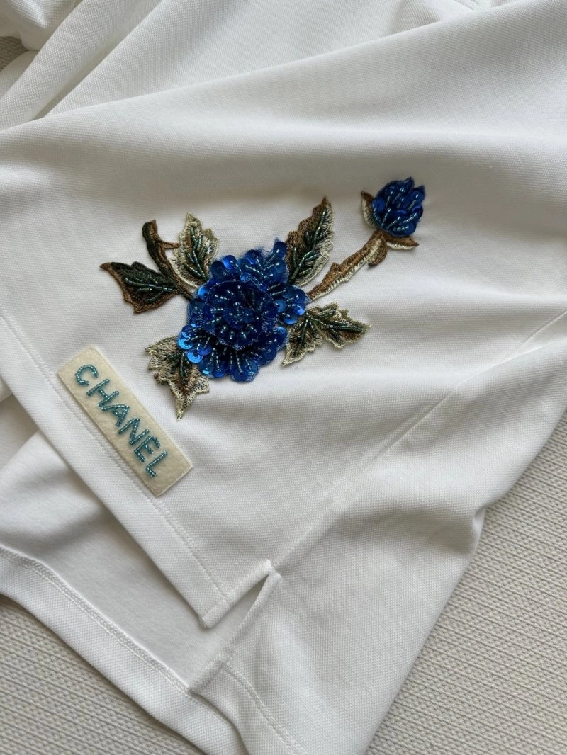 Chanel T-Shirts Sporty 109639