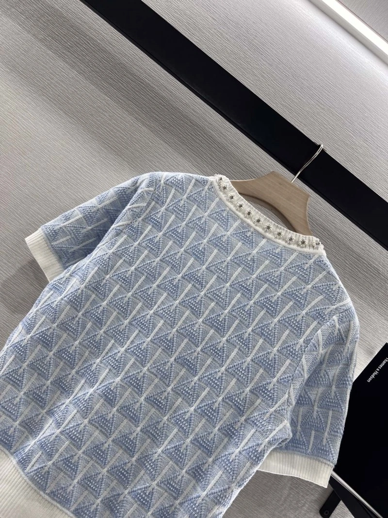 Chanel T-Shirts Casual 109637