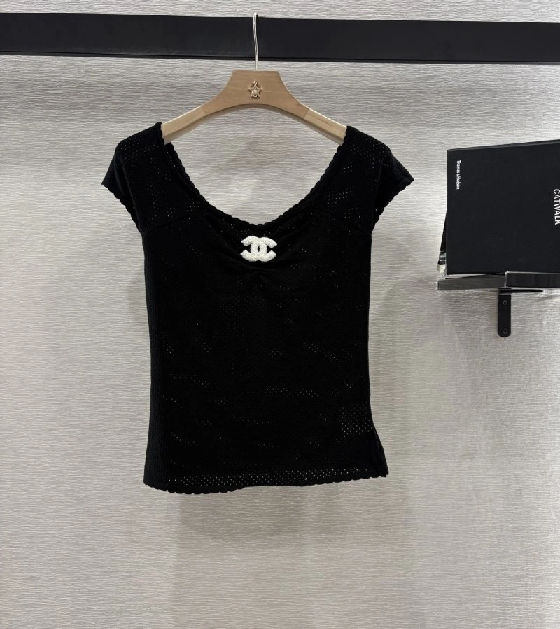 UrbanChic Chanel T-Shirts 109633