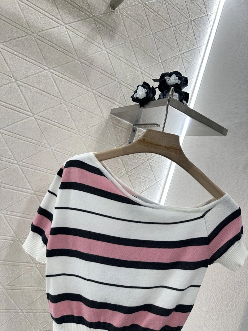 Functional Chanel T-Shirts 109621