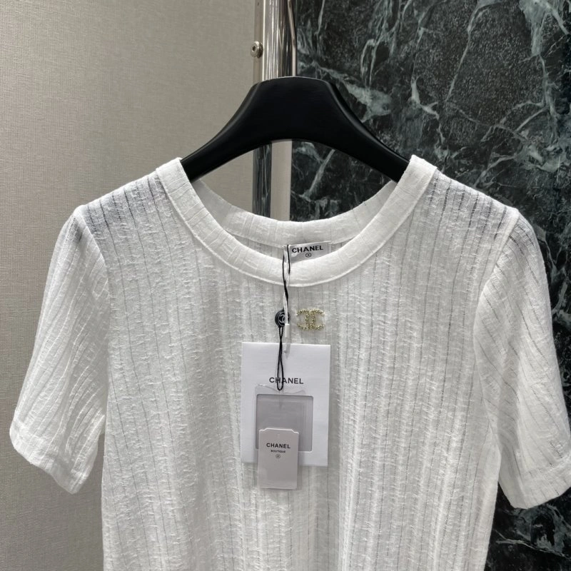 Trendsetting Chanel T-Shirts 109627